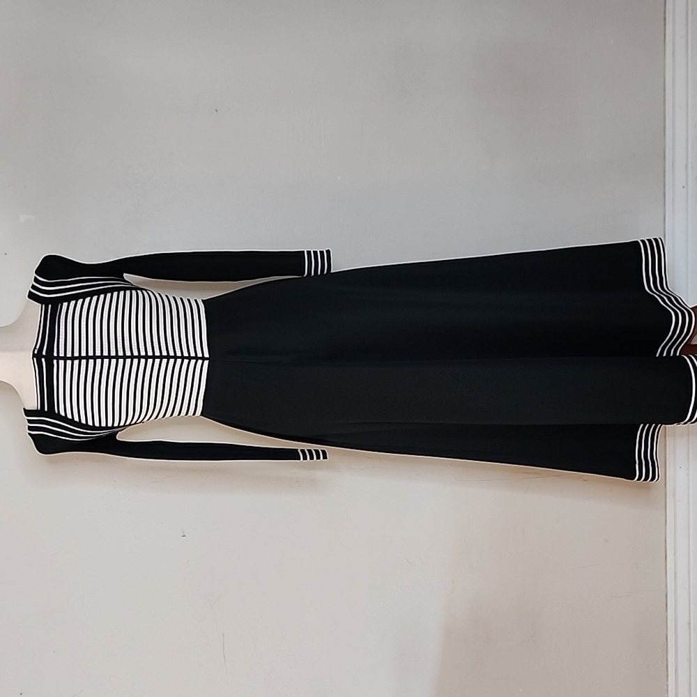 Vintage 70's Mod Black and White Maxi Dress by Destinations at Bonwit Teller - Picture 11 of 13